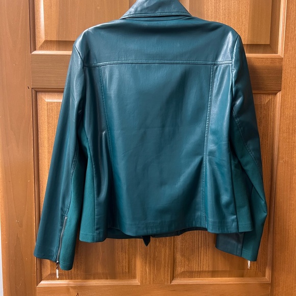 NWOT Green Chico’s Faux Leather jacket.  Size Large Chicos size 2 - Picture 3 of 5